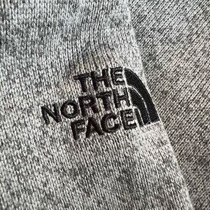 The North Face Unisex Pullover Half Zip Sweater Fleece